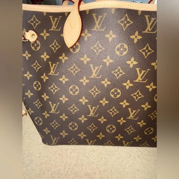 Louis Vuitton Neverfull MM Monogram Tote - Picture 8 of 10